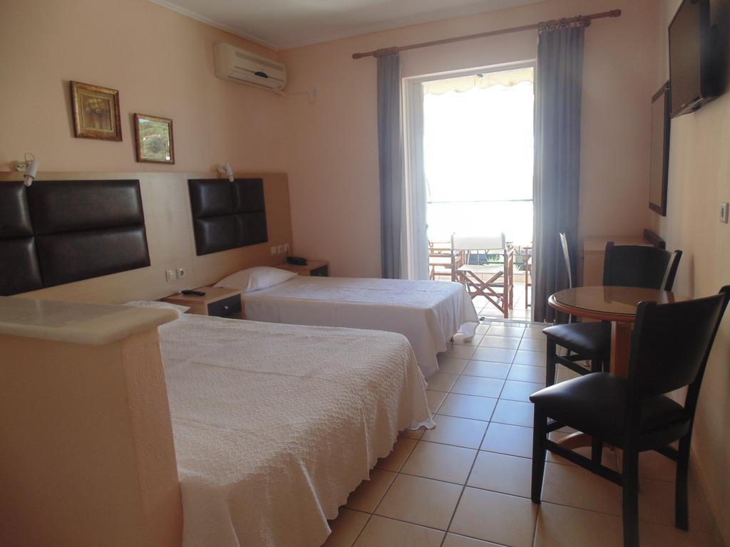 Nefeli Studios Loutra Edipsou (Evia) Quarto foto
